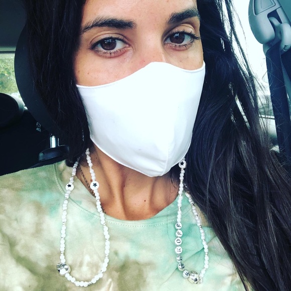 “F*ck Off” Mask Chain - Picture 2 of 3